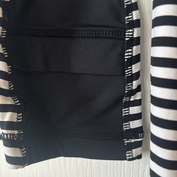 Lululemon wet, dry, warm, striped pullover RARE - Picture 4 of 8